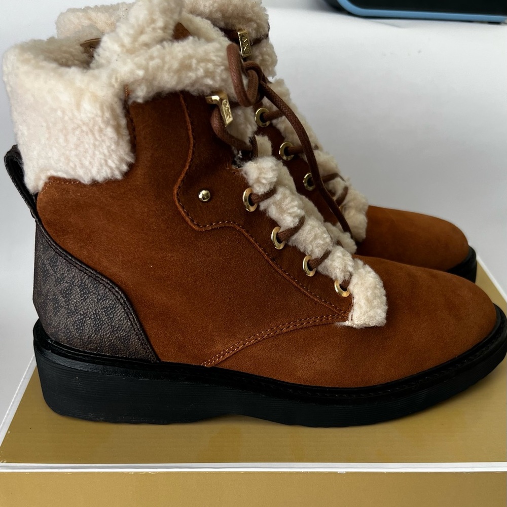 MICHAEL KORS TRUDY FUR & SUEDE BOOTS IN LUGG MULTI - SIZE 8.5